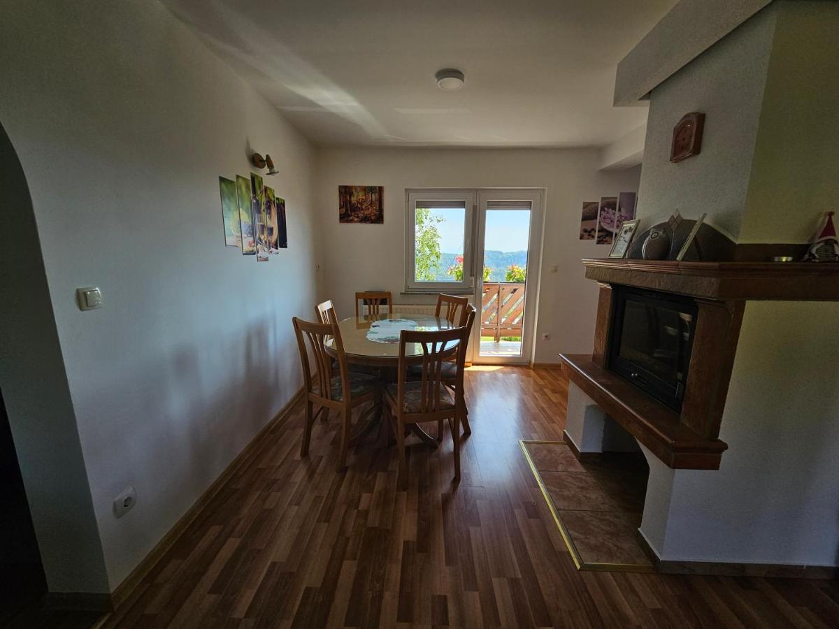 Zidanica Bundersek Apartment Sentjanz  ภายนอก รูปภาพ